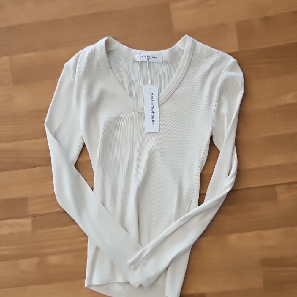 Perfectwhitettee Robyn Long sleeve